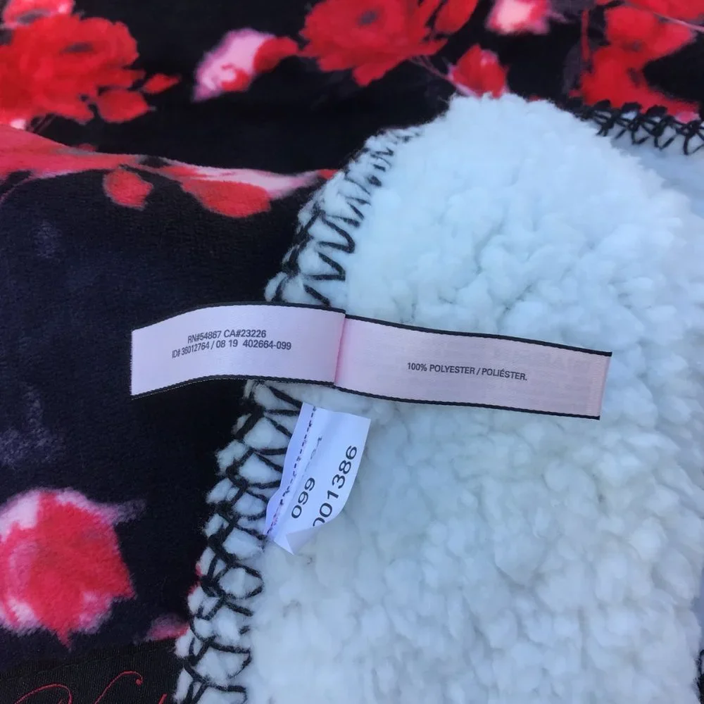 Victoria’s Secret Bold Black & Crimson Floral Sherpa Throw Blanket *RARE*